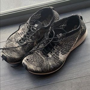 Nike women flyknit Oreo
